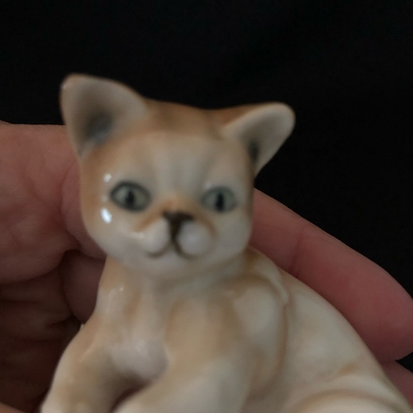 Set of Three Vintage Cats Kittens Kitties Tabby Ceramic Figurines - Picture 9 of 14